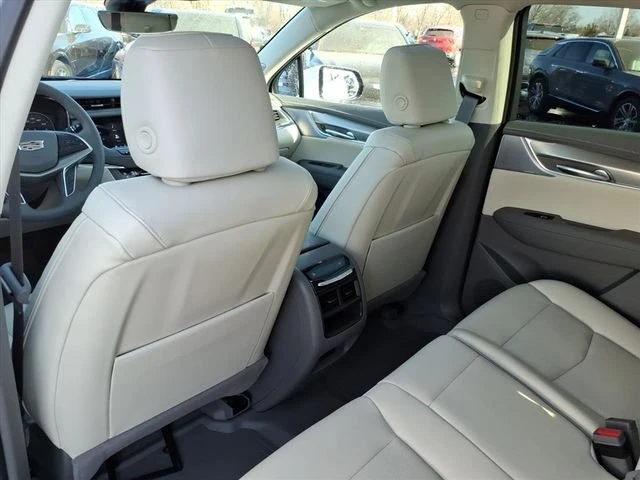 2026 Cadillac XT5 - Image 8 of 13