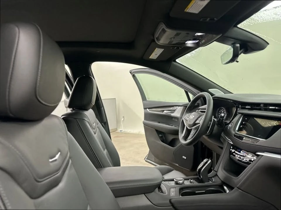 2026 Cadillac XT5 - Image 7 of 20