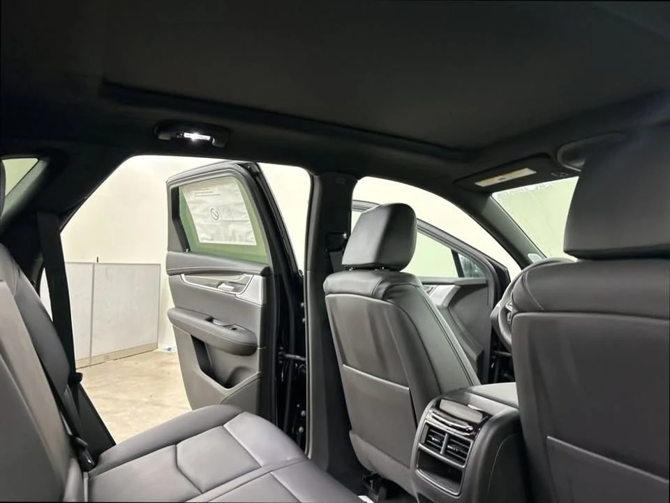 2026 Cadillac XT5 - Image 8 of 20
