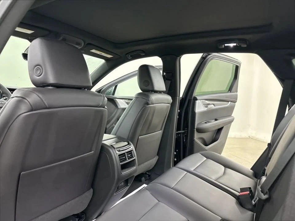2026 Cadillac XT5 - Image 13 of 20