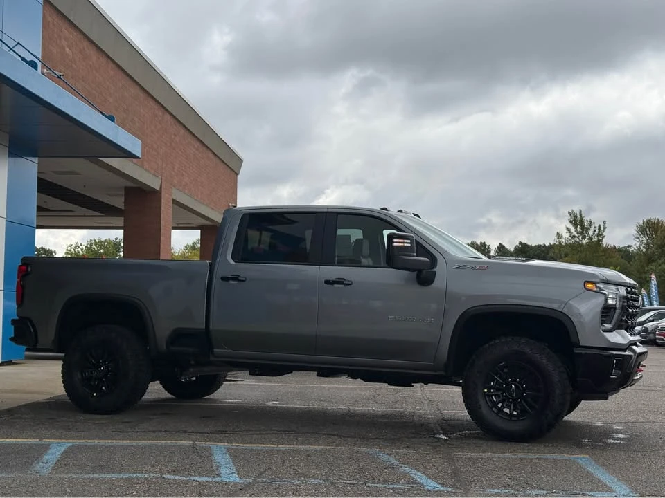 2026 Chevrolet Silverado Heavy Duty 4th Gen - Image 4 of 12
