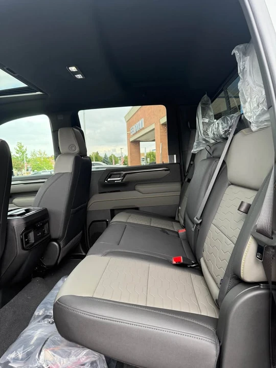 2026 Chevrolet Silverado Heavy Duty 4th Gen - Image 6 of 12