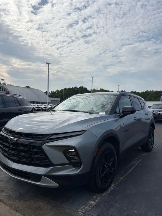 2026 Chevrolet Blazer - Image 2 of 5