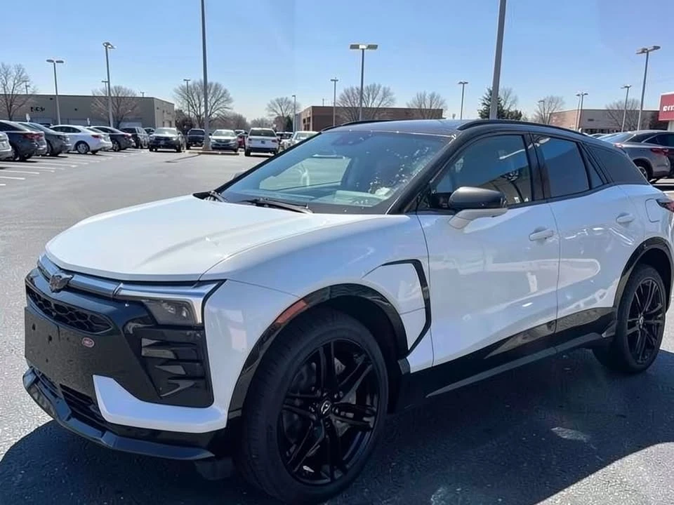 2026 Chevrolet Blazer - Image 3 of 20