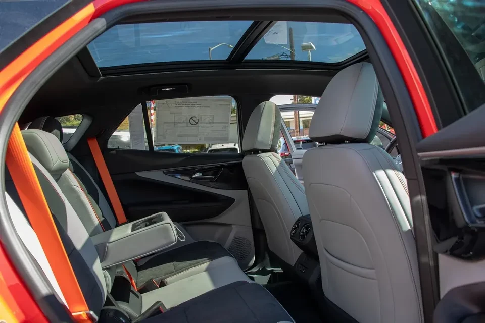2026 Chevrolet Blazer - Image 15 of 20