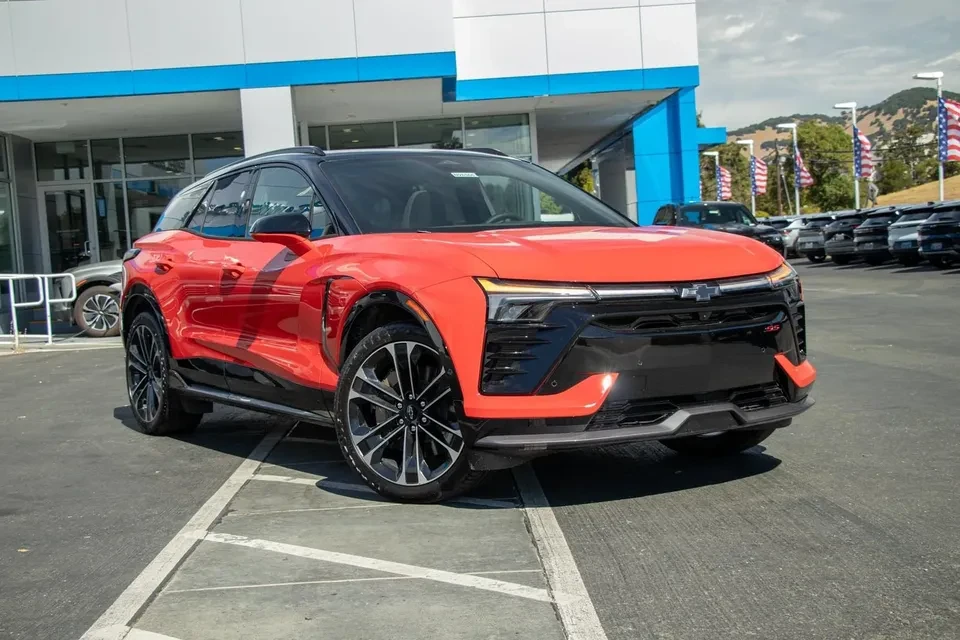 2026 Chevrolet Blazer - Image 2 of 20