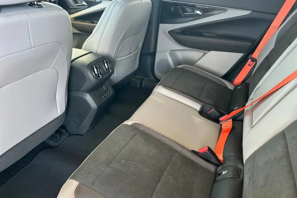 2026 Chevrolet Blazer - Image 18 of 20