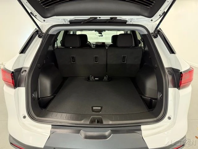 2026 Chevrolet Blazer - Image 8 of 21