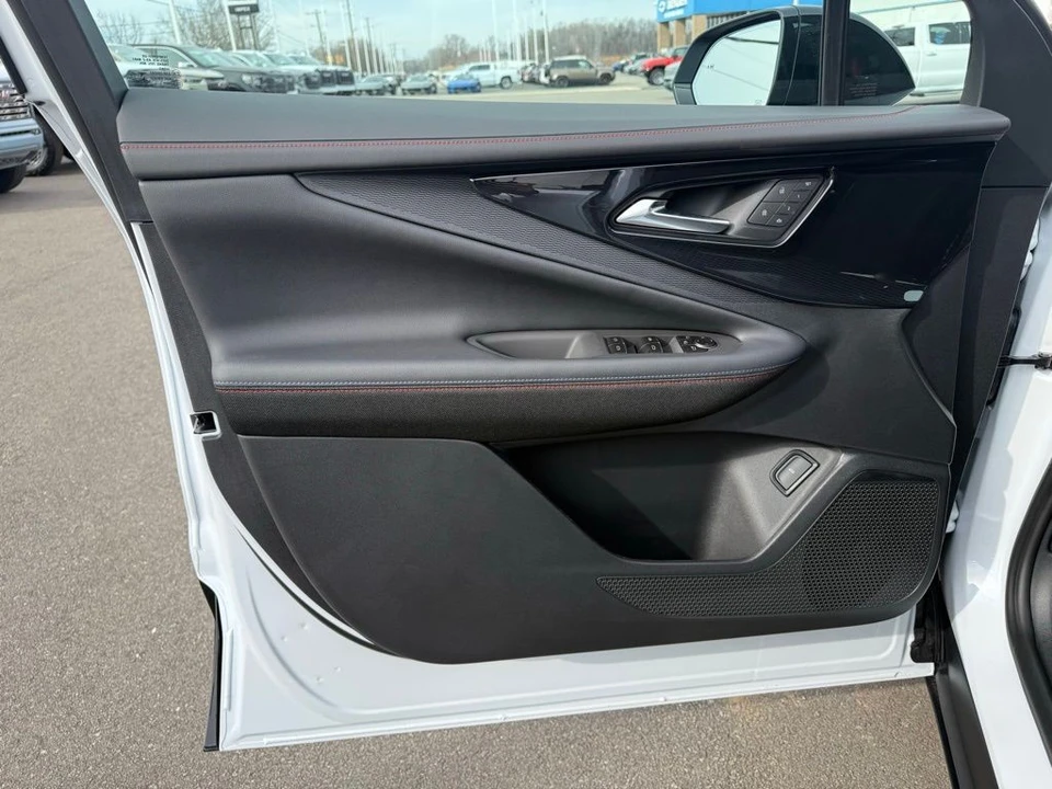 2026 Chevrolet Blazer - Image 9 of 12