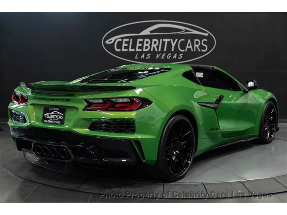 2026 Chevrolet Corvette C8 ZR1X - Image 28 of 31