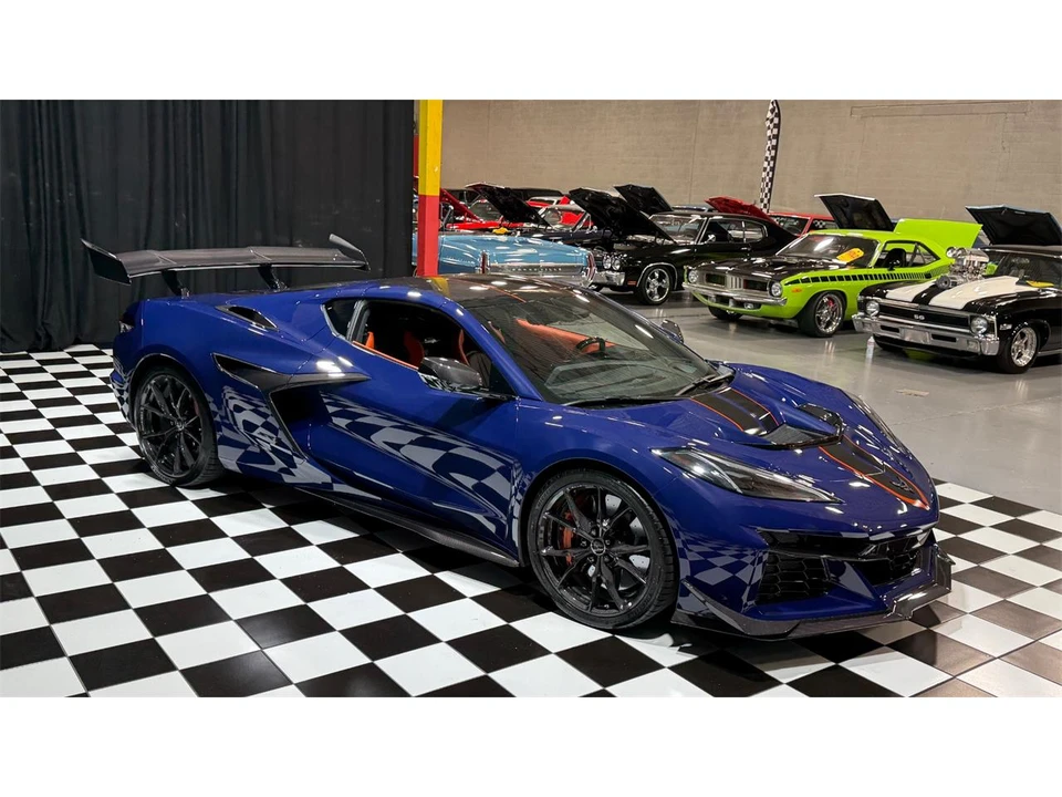 2026 Chevrolet Corvette C8 ZR1X - Image 6 of 31