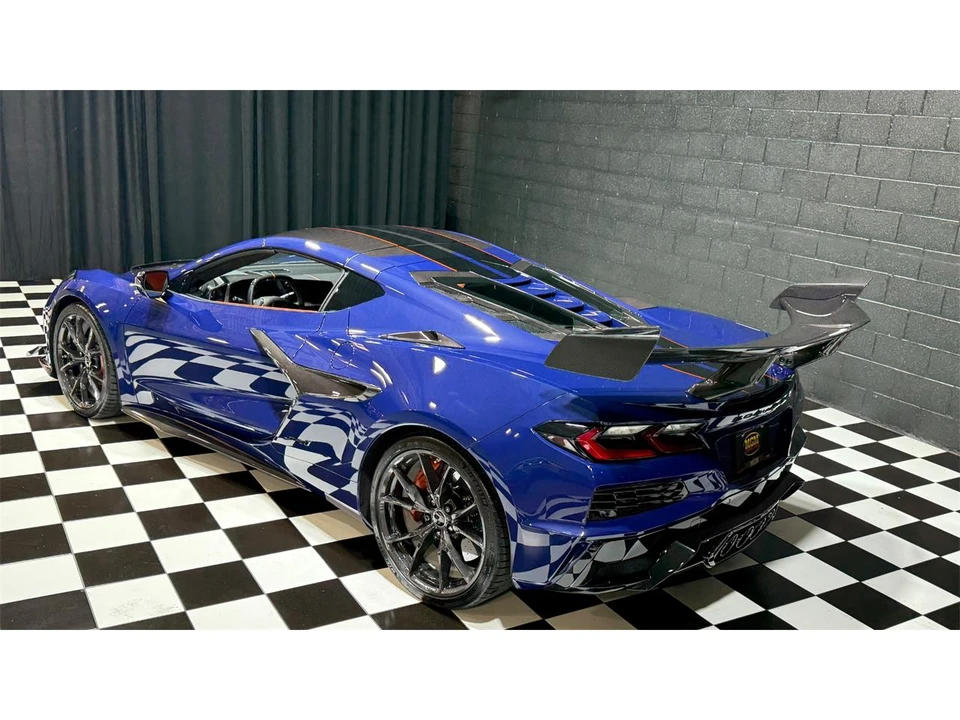 2026 Chevrolet Corvette C8 ZR1X - Image 3 of 31