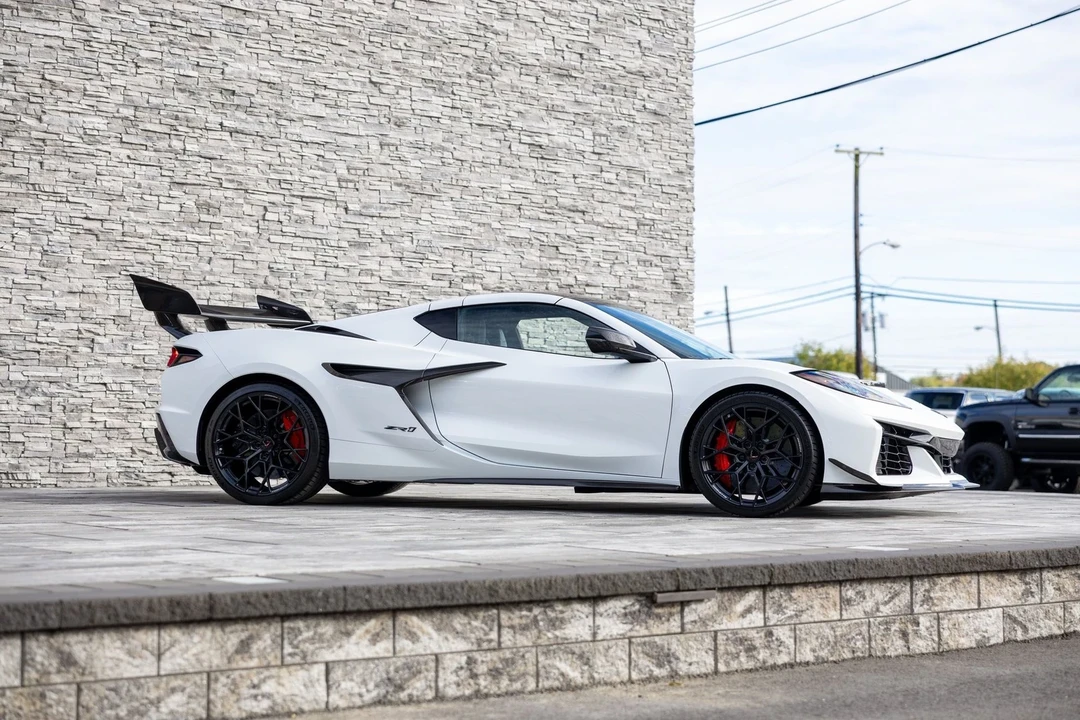 2026 Chevrolet Corvette C8 ZR1 - Image 11 of 21