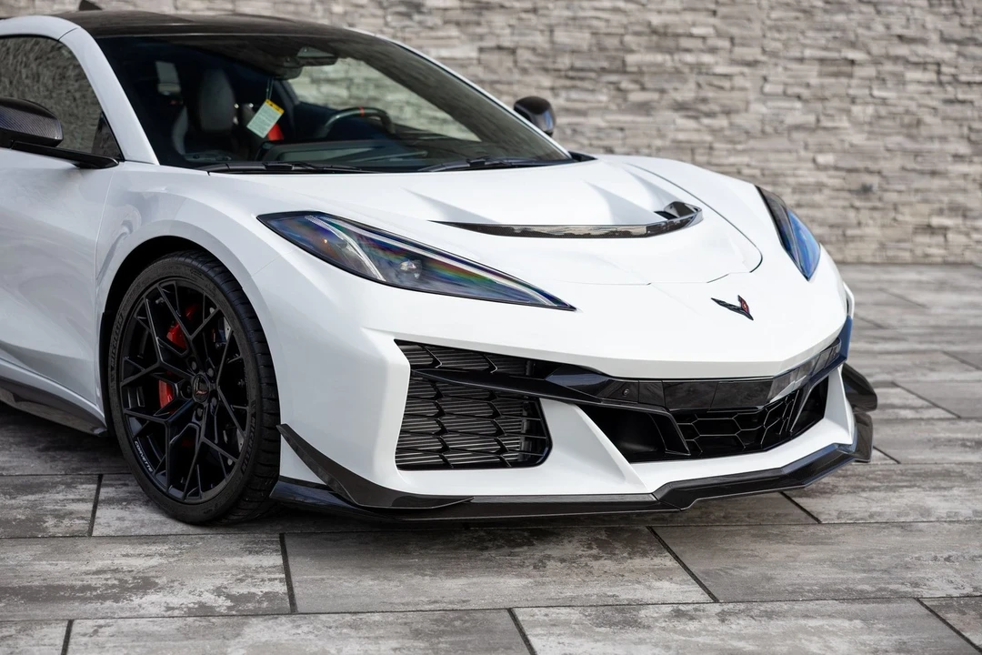 2026 Chevrolet Corvette C8 ZR1 - Image 12 of 21