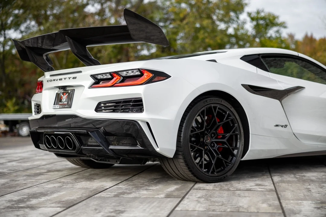 2026 Chevrolet Corvette C8 ZR1 - Image 18 of 21