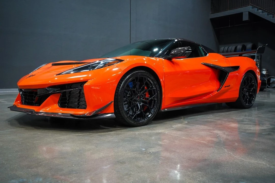 2026 Chevrolet Corvette C8 Z06 - Image 25 of 31