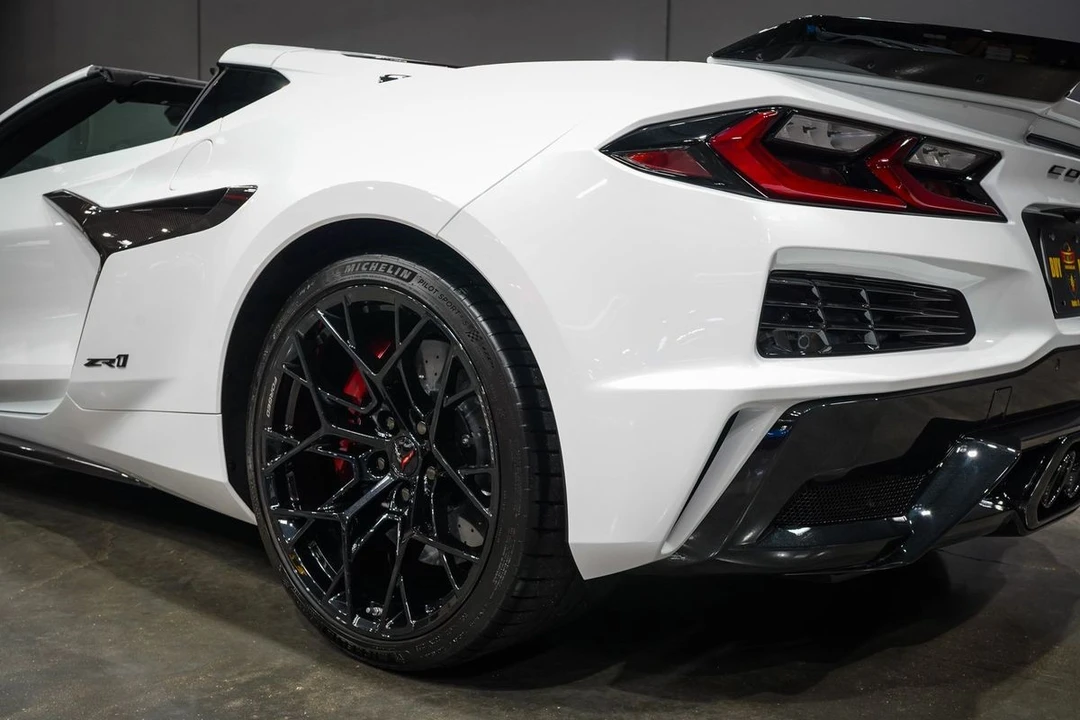2026 Chevrolet Corvette C8 Z06 - Image 11 of 31