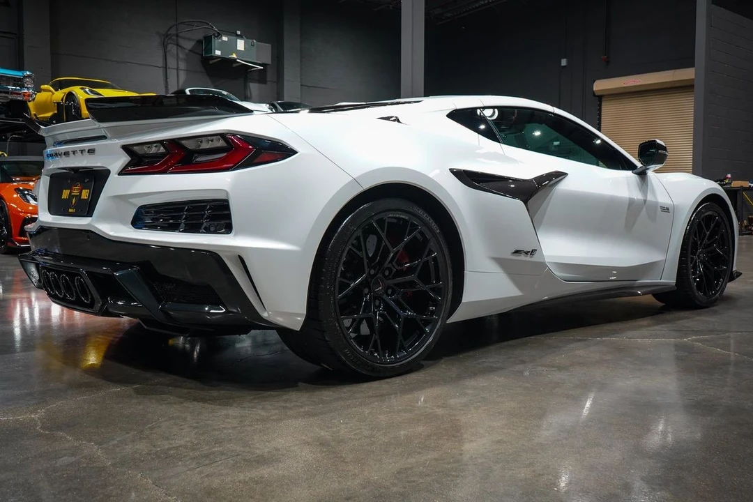 2026 Chevrolet Corvette C8 Z06 - Image 24 of 31