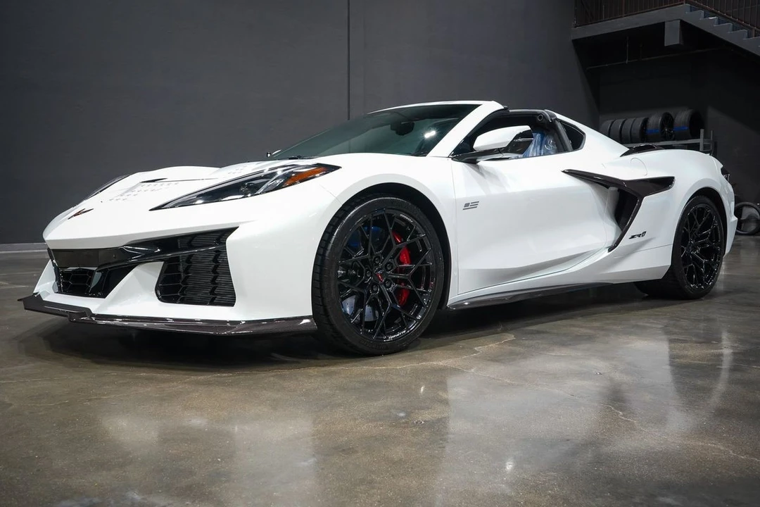 2026 Chevrolet Corvette C8 Z06 - Image 8 of 31