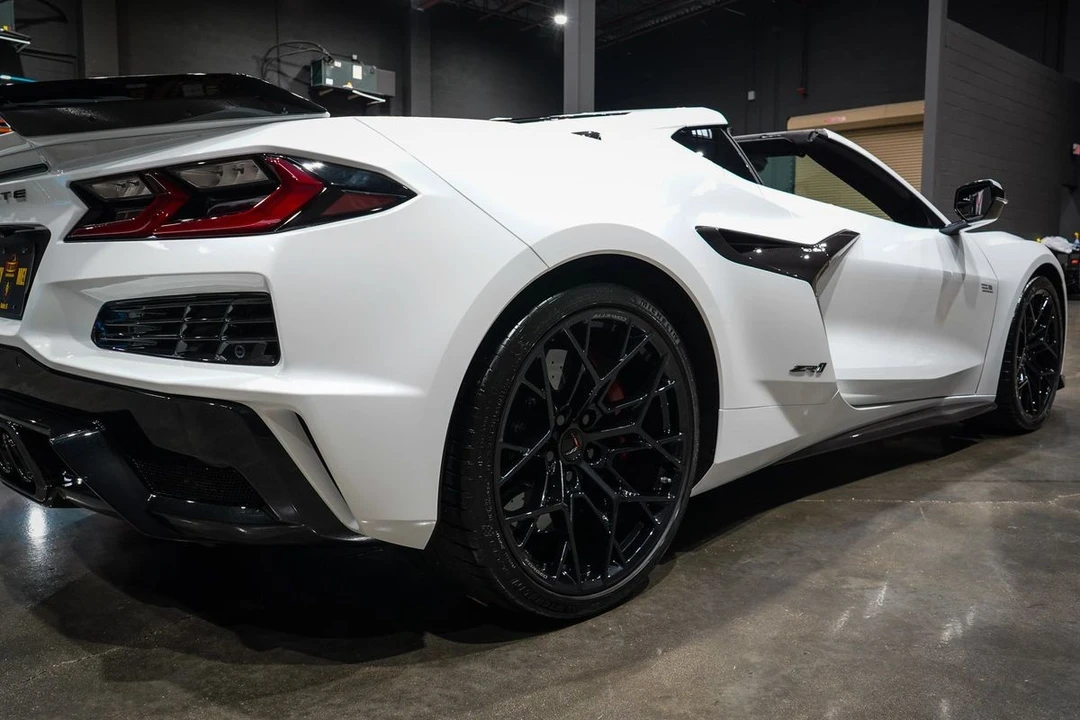2026 Chevrolet Corvette C8 Z06 - Image 16 of 31
