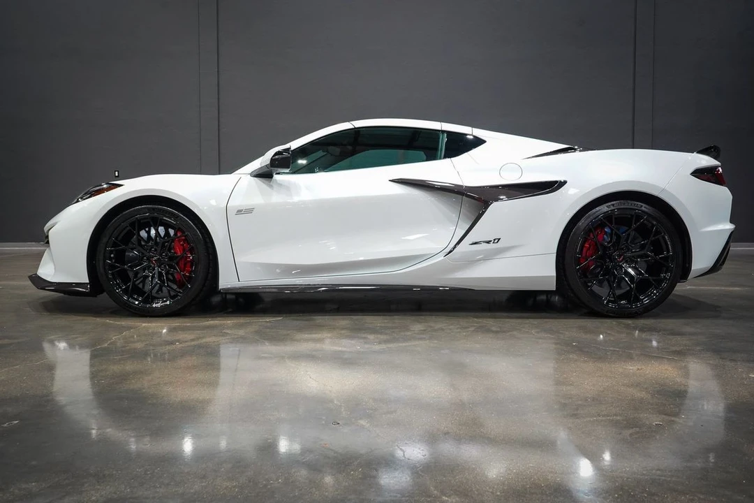 2026 Chevrolet Corvette C8 Z06 - Image 22 of 31