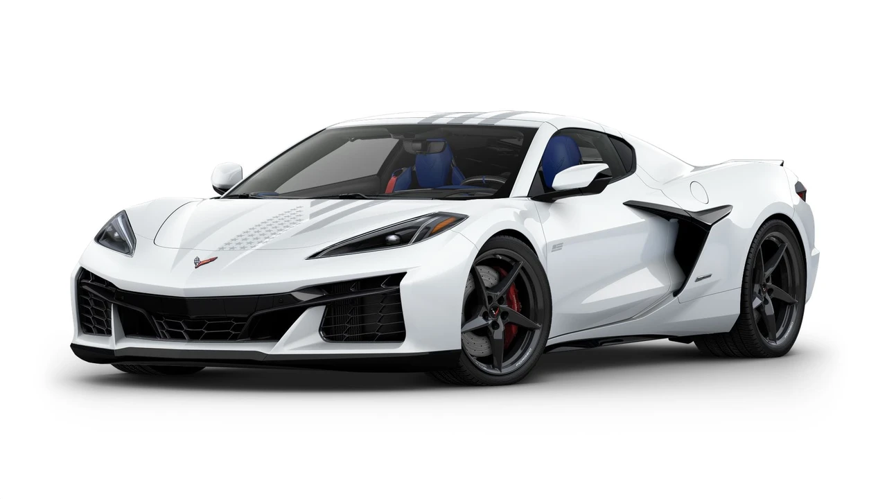 2026 Chevrolet Corvette C8 E-Ray - Image 25 of 31