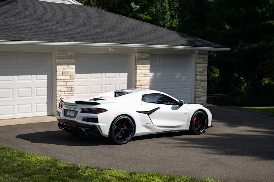 2026 Chevrolet Corvette C8 E-Ray - Image 3 of 31
