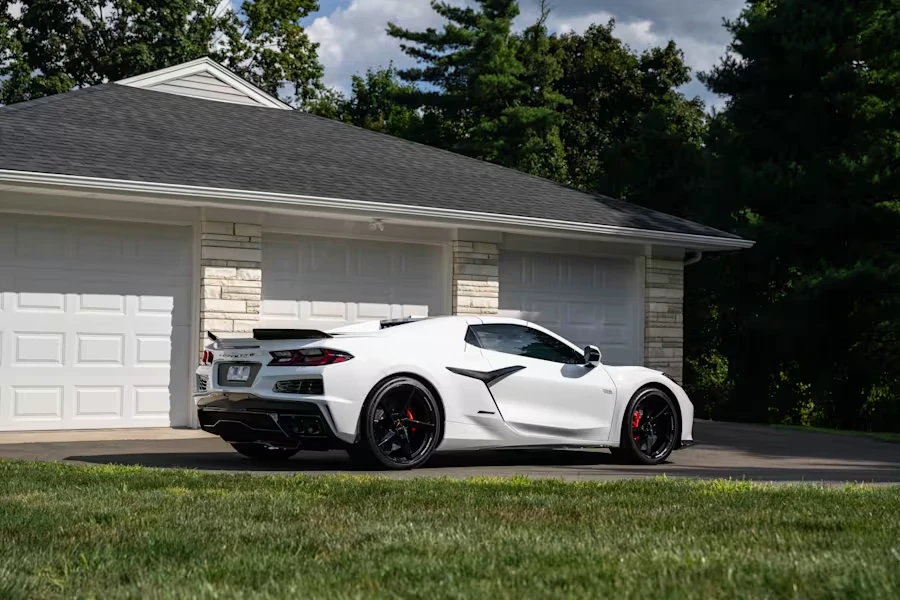 2026 Chevrolet Corvette C8 E-Ray - Image 16 of 31