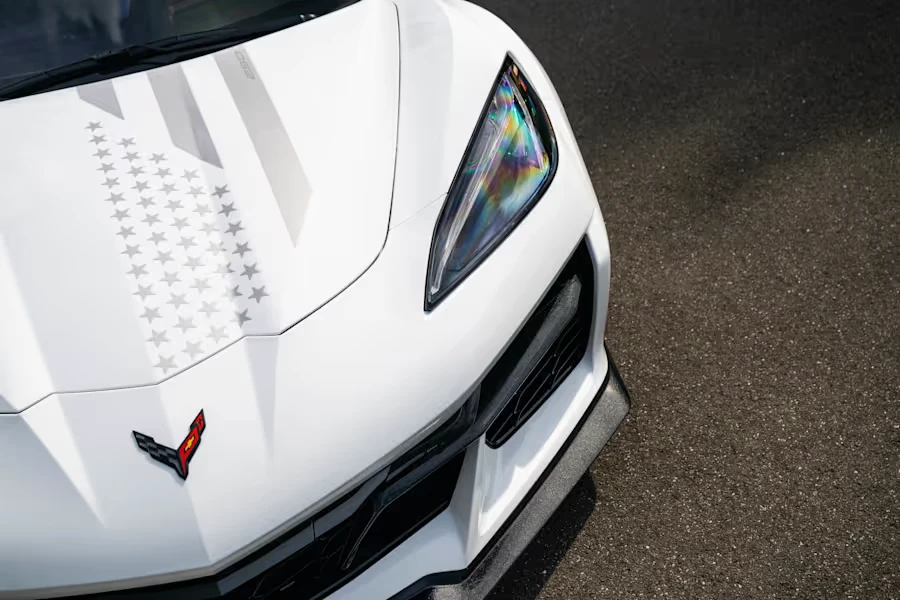 2026 Chevrolet Corvette C8 E-Ray - Image 29 of 31