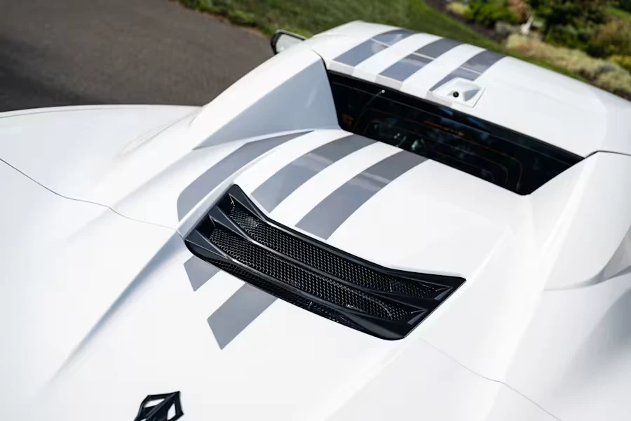 2026 Chevrolet Corvette C8 E-Ray - Image 17 of 31