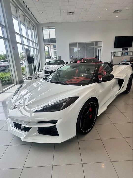 2026 Chevrolet Corvette C8 E-Ray - Image 1 of 5