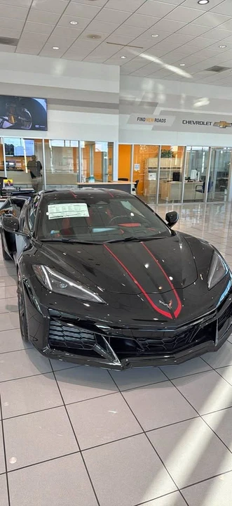 2026 Chevrolet Corvette C8 E-Ray - Image 1 of 8