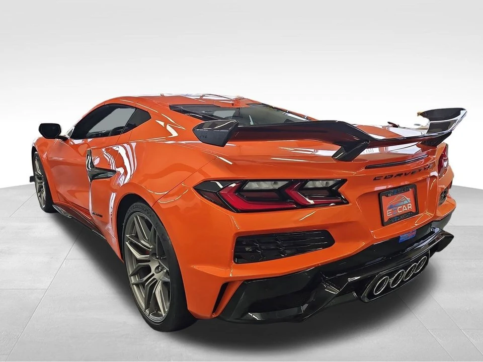 2026 Chevrolet Corvette C8 Z06 - Image 15 of 21