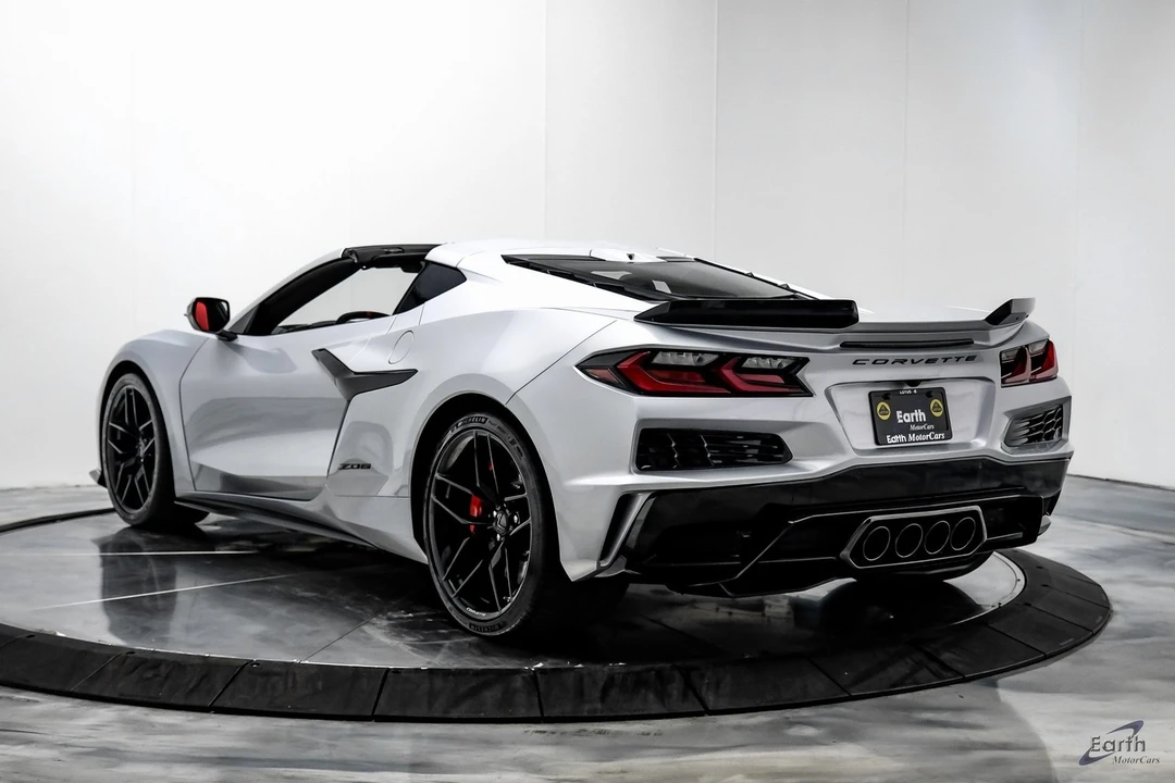 2026 Chevrolet Corvette C8 Z06 - Image 10 of 12