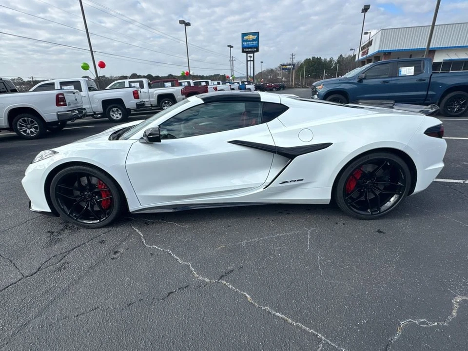 2026 Chevrolet Corvette C8 Z06 - Image 9 of 31