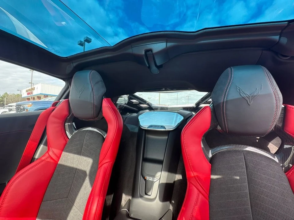 2026 Chevrolet Corvette C8 Z06 - Image 25 of 31
