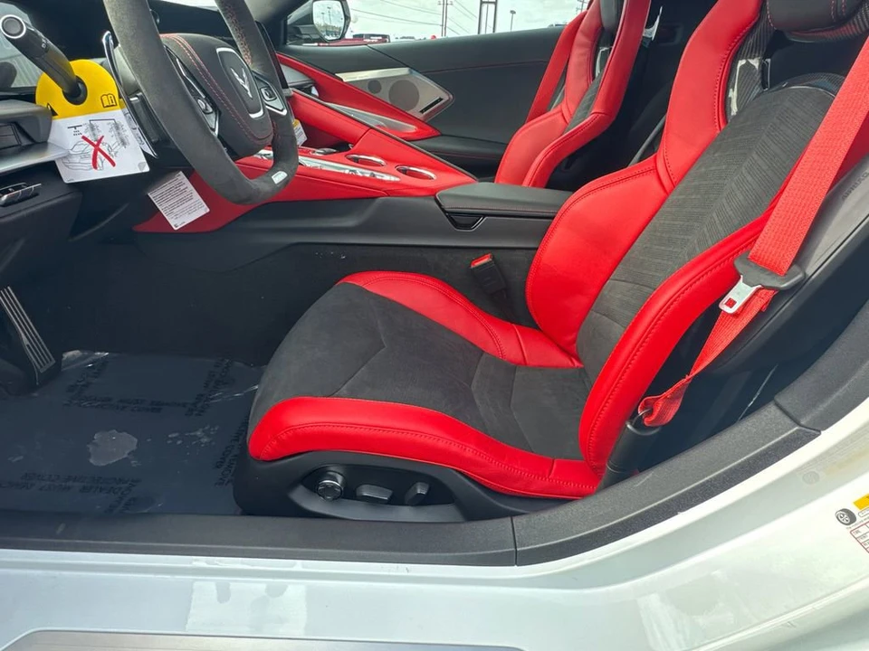 2026 Chevrolet Corvette C8 Z06 - Image 10 of 31