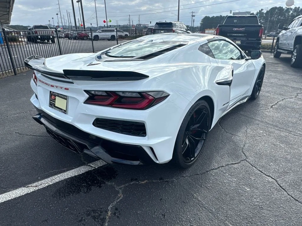 2026 Chevrolet Corvette C8 Z06 - Image 6 of 31
