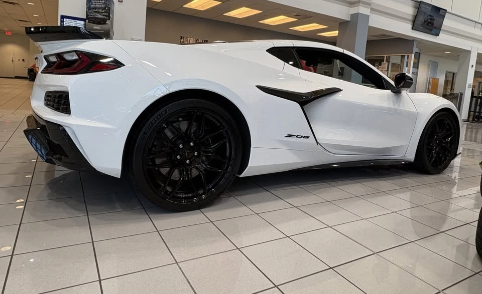 2026 Chevrolet Corvette C8 Z06 - Image 4 of 19