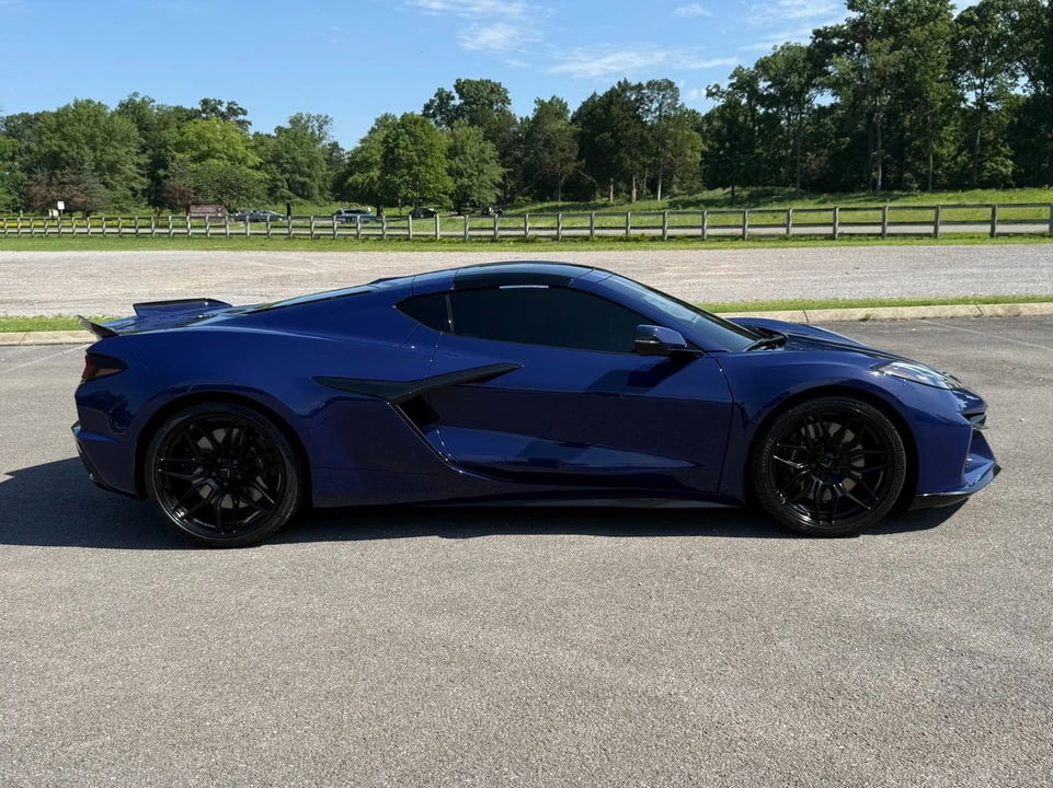 2026 Chevrolet Corvette C8 Z06 - Image 8 of 31