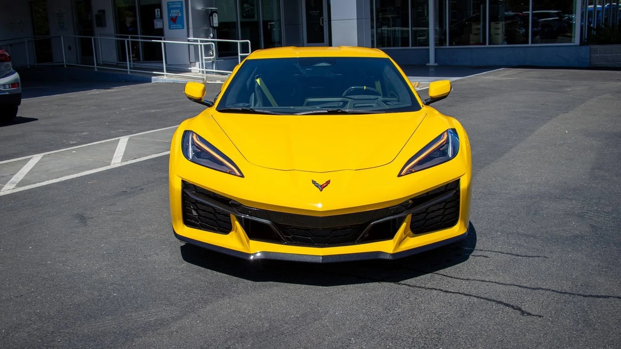 2026 Chevrolet Corvette C8 Z06 - Image 10 of 31