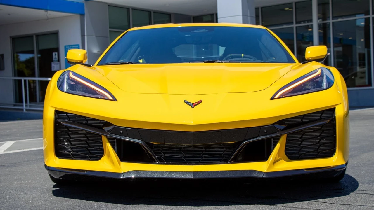 2026 Chevrolet Corvette C8 Z06 - Image 13 of 31