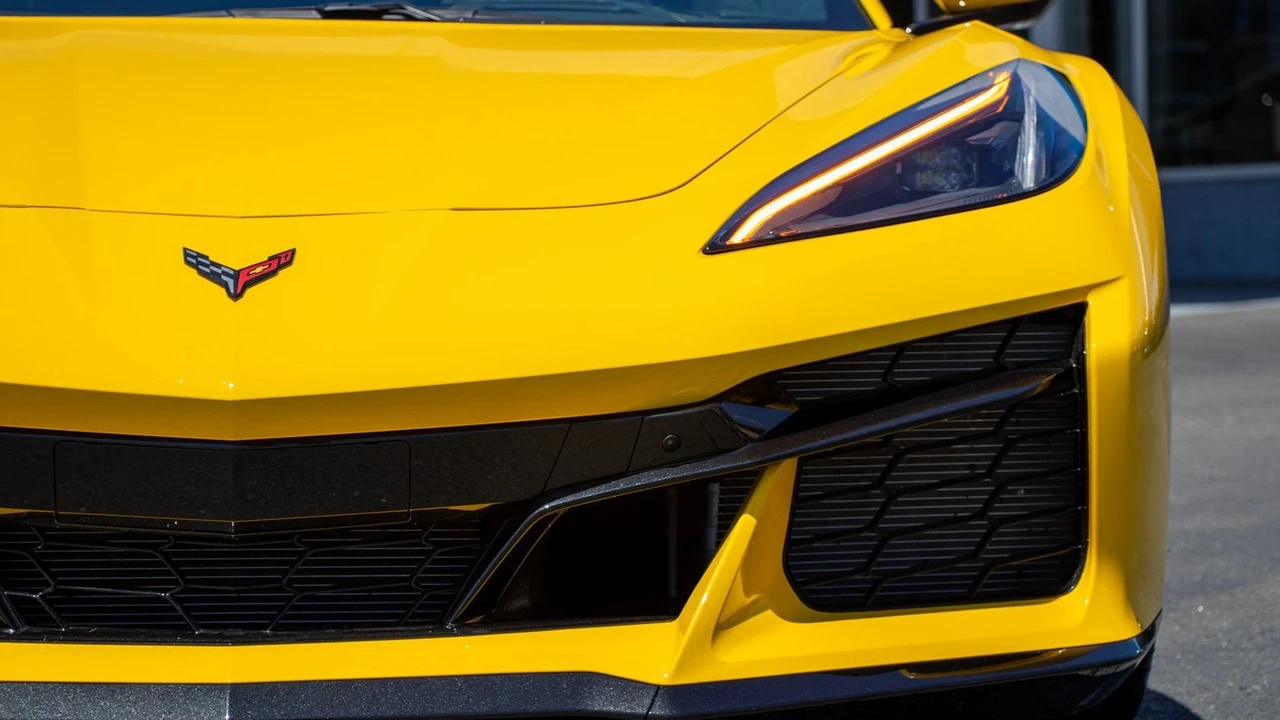 2026 Chevrolet Corvette C8 Z06 - Image 14 of 31