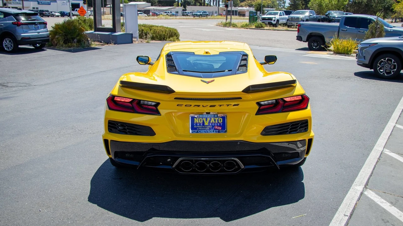 2026 Chevrolet Corvette C8 Z06 - Image 24 of 31