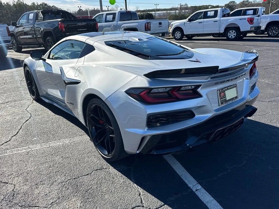 2026 Chevrolet Corvette C8 Z06 - Image 8 of 31