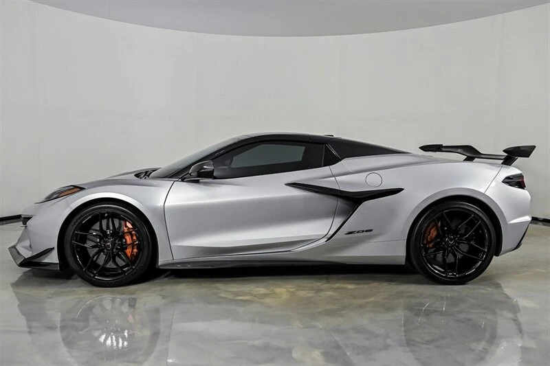 2026 Chevrolet Corvette C8 Z06 - Image 12 of 31