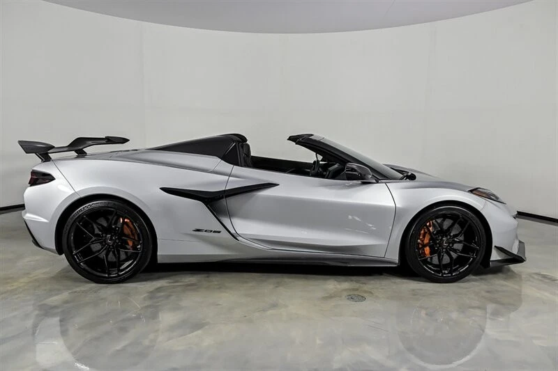 2026 Chevrolet Corvette C8 Z06 - Image 10 of 31