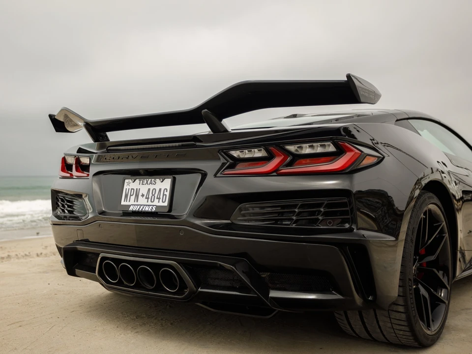 2026 Chevrolet Corvette C8 Z06 - Image 17 of 31