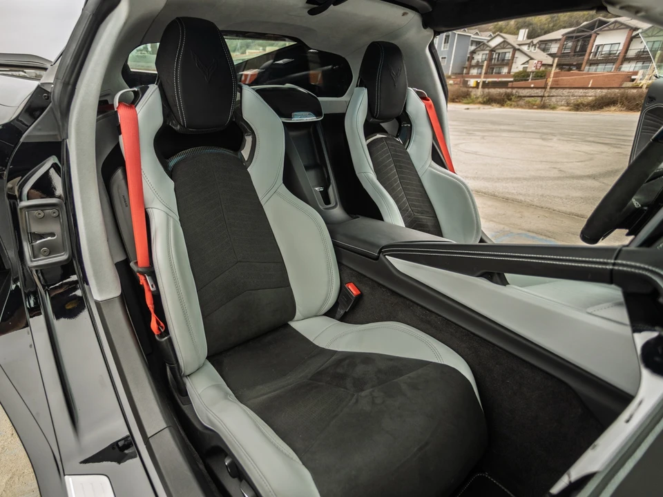 2026 Chevrolet Corvette C8 Z06 - Image 23 of 31