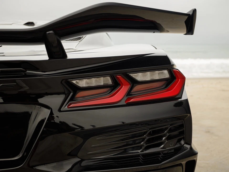 2026 Chevrolet Corvette C8 Z06 - Image 13 of 31